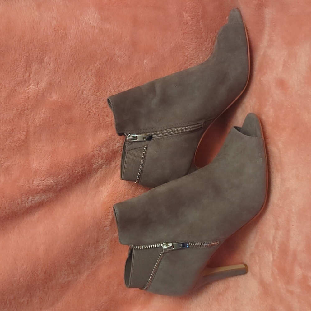 Marc Fisher Grey Swade Peep Toe Stiletto Heels - Picture 3 of 8